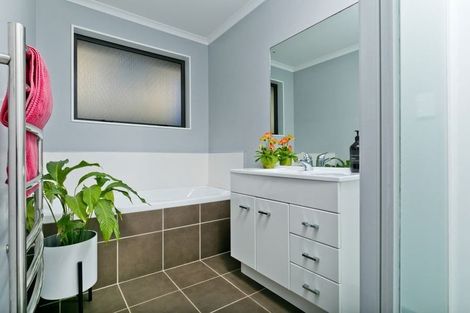 Photo of property in 7 Lemon Grove Lane, Greenhithe, Auckland, 0632