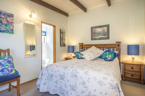 Photo of property in 17 Inverness Crescent, Arrowtown, 9302