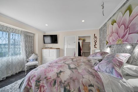 Photo of property in 24 Park Lane, Waitara, 4320