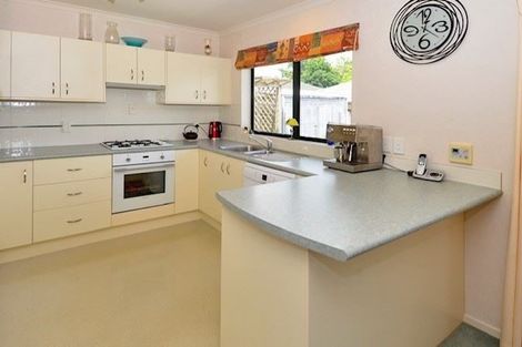 Photo of property in 51 Carisbrook Crescent, Papakura, 2110