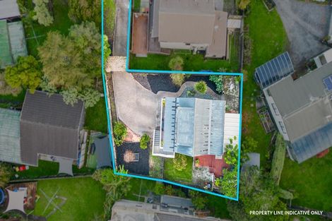 Photo of property in 1/29 Kemp Road, Massey, Auckland, 0614