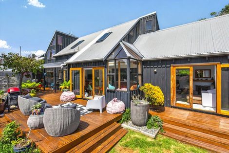 Photo of property in 15 Whyte Street, Paraparaumu Beach, Paraparaumu, 5032