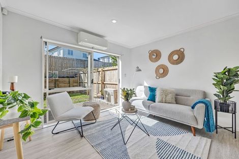 Photo of property in 4 Brashier Circle, Sunnyvale, Auckland, 0612