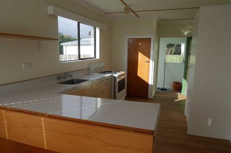 Photo of property in 13 Reeves Street, Waikanae Beach, Waikanae, 5036