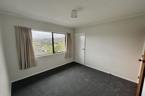 Photo of property in 22 Albatross Close, Whitby, Porirua, 5024