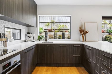 Photo of property in 21d Chippendale Crescent, Birkdale, Auckland, 0626