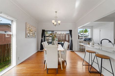 Photo of property in 60a Waimumu Road, Massey, Auckland, 0614