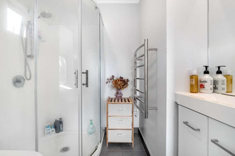 Photo of property in 2/58 James Street, Bayview, Auckland, 0629