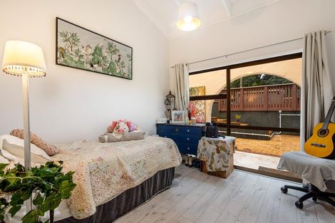 Photo of property in 719 Scenic Drive, Henderson Valley, Auckland, 0612