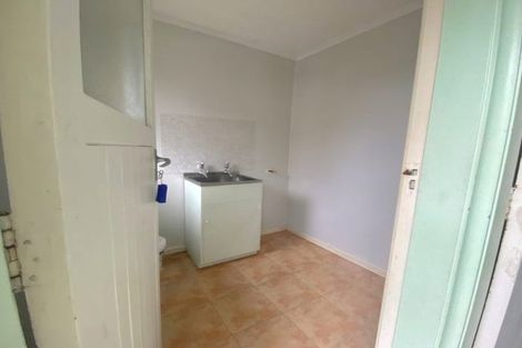 Photo of property in 54 Hayr Road, Three Kings, Auckland, 1042
