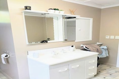 Photo of property in 22 Wharfdale Street, Macandrew Bay, Dunedin, 9014