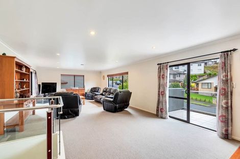 Photo of property in 43 San Marino Drive West, Henderson, Auckland, 0612