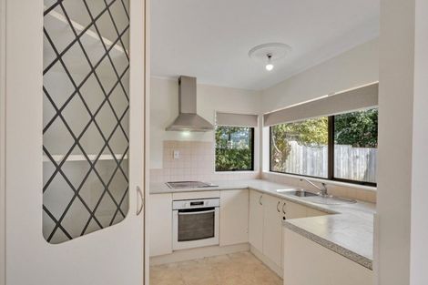 Photo of property in 2/125 Pigeon Mountain Road, Half Moon Bay, Auckland, 2012