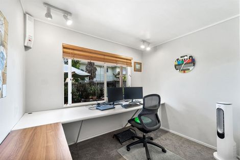 Photo of property in 4 Caversham Drive, Torbay, Auckland, 0630