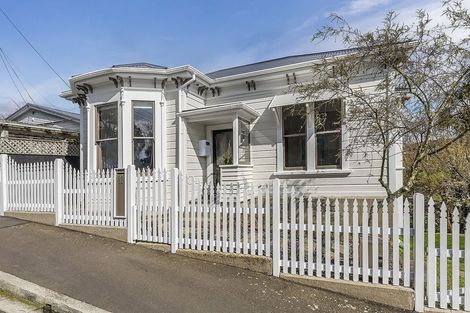 Photo of property in 82 Creswick Terrace, Northland, Wellington, 6012