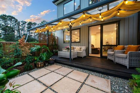 Photo of property in 11 Kaimai Avenue, Massey, Auckland, 0614