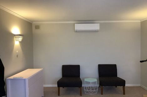 Photo of property in 18 Queens Drive, Kilbirnie, Wellington, 6022