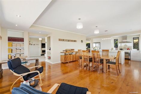 Photo of property in 21 Bayview Park Lane, Orewa, 0931