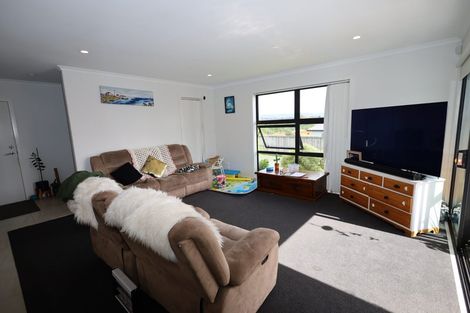 Photo of property in 10 Herring Place, Omokoroa, 3114