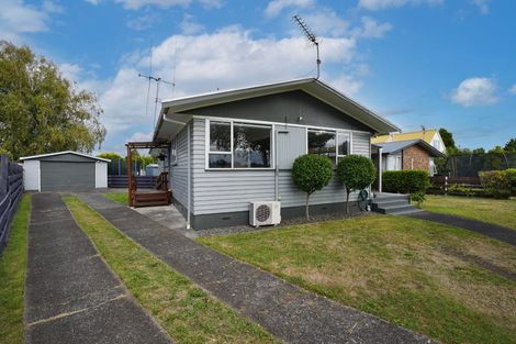 Photo of property in 93 Collins Road, Melville, Hamilton, 3206