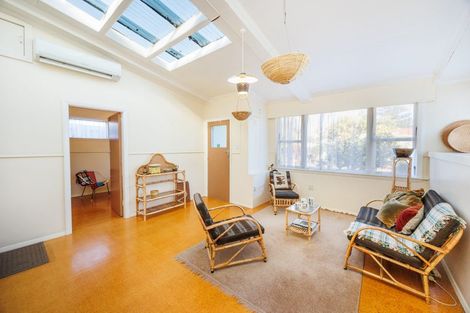 Photo of property in 18 Milverton Avenue, Hokowhitu, Palmerston North, 4410