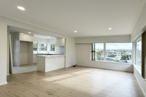 Photo of property in 1/97 Archers Road, Hillcrest, Auckland, 0629