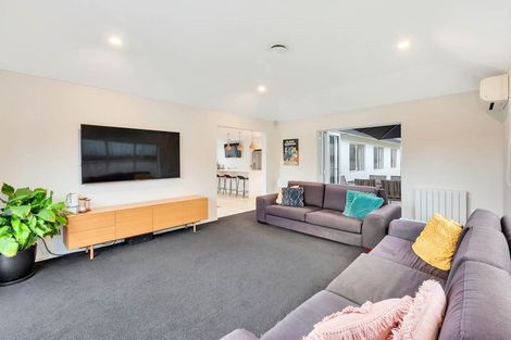 Photo of property in 35 Caversham Drive, Torbay, Auckland, 0630