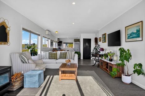 Photo of property in 143 Rangiora Road, Kaiwaka, 0573