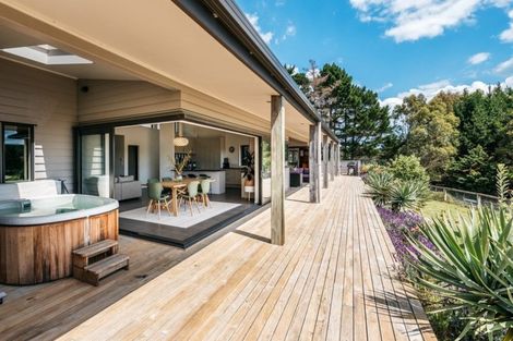Photo of property in 62 Onetangi Road, Waiheke Island, 1971