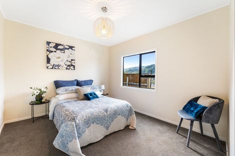 Photo of property in 37 Mcdougall Grove, Haywards, Lower Hutt, 5018