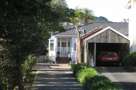 Photo of property in 32 Homewood Avenue, Karori, Wellington, 6012
