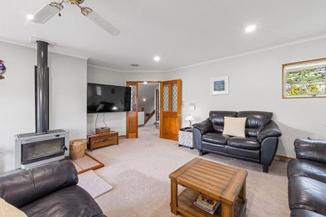 Photo of property in 5 Moana View Road, Waikawa, Picton, 7220