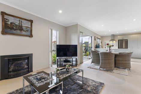 Photo of property in 21 Bridgewater Way, Pyes Pa, Tauranga, 3112