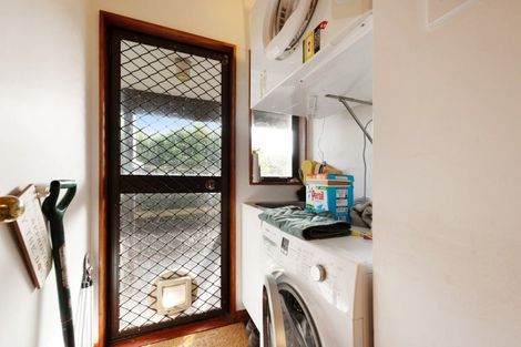 Photo of property in 16a Parklands Drive, Karori, Wellington, 6012