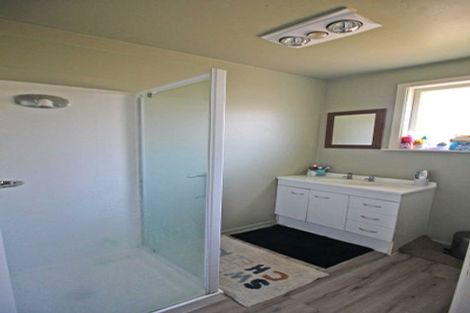 Photo of property in 1 Gazeley Avenue, Silverdale, Hamilton, 3216