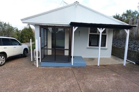 Photo of property in 1/15 Tavern Road, Silverdale, 0932