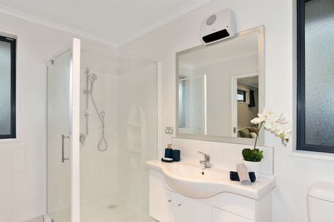 Photo of property in 6 Te Pihopa Way, Aidanfield, Christchurch, 8025