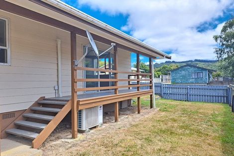 Photo of property in 5 Garnet Grove, Birchville, Upper Hutt, 5018