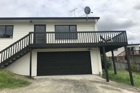 Photo of property in 3/128 Triangle Road, Massey, Auckland, 0614