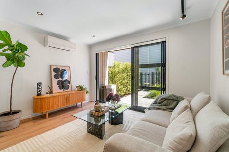 Photo of property in 1092c Great North Road, Point Chevalier, Auckland, 1022