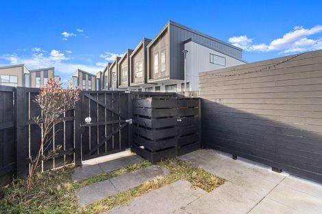 Photo of property in 1 Red Arches Road, Henderson, Auckland, 0610