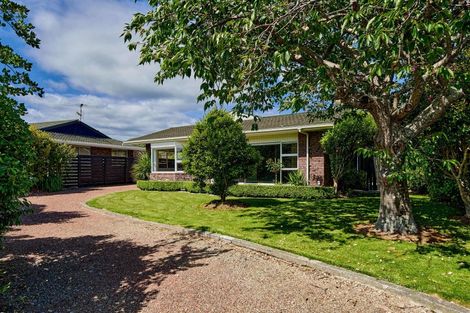 Photo of property in 21 Rewarewa Crescent, Waikanae, 5036