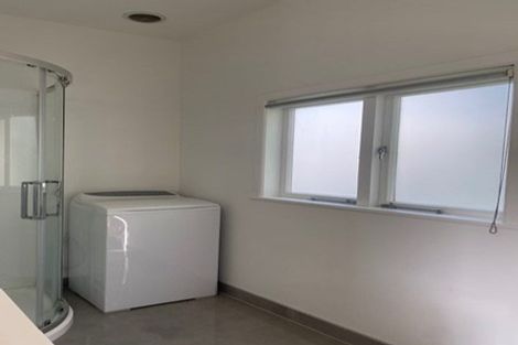Photo of property in 27 Bournemouth Terrace, Murrays Bay, Auckland, 0630
