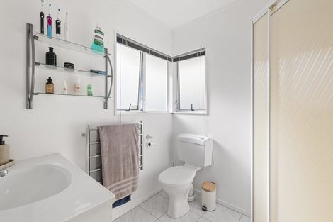 Photo of property in 35 Rifleman Rise, Unsworth Heights, Auckland, 0632