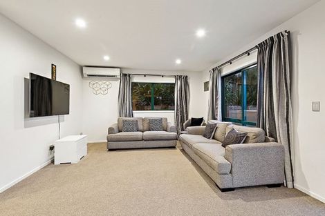 Photo of property in 7 Longview Rise, Massey, Auckland, 0614