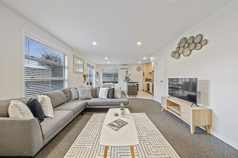 Photo of property in 5b Ryan Grove, Tawa, Wellington, 5028