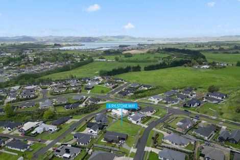 Photo of property in 6 Rylstone Way, Te Kauwhata, 3710