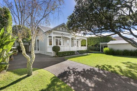 Photo of property in 42 Norwood Road, Bayswater, Auckland, 0622