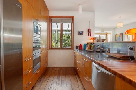 Photo of property in 17 Dover Street, Island Bay, Wellington, 6023