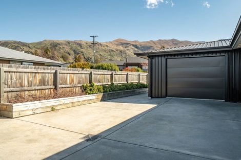 Photo of property in 1 Turnbull Crescent, Wanaka, 9305
